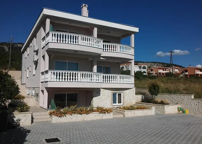 Apartments Cirjak