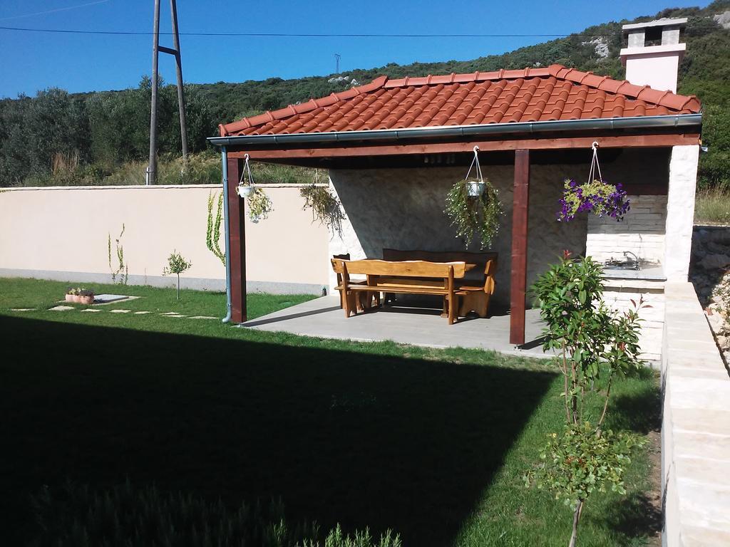 Cirjak Apartment *